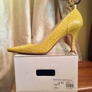 Banana Republic heels